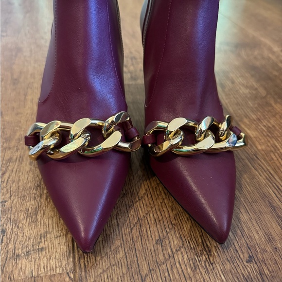 Michael Kors Leather Zippered Booties With Golden Chain Detail Size 8 - Picture 9 of 9